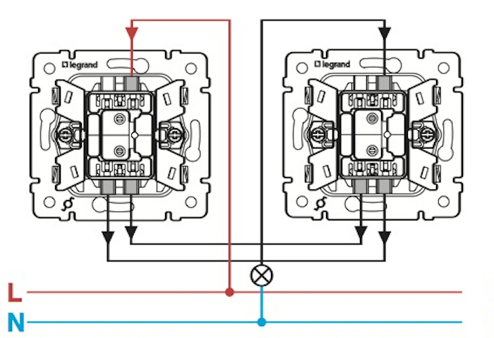 подключение-проходного-выключателя-Legrand.jpg